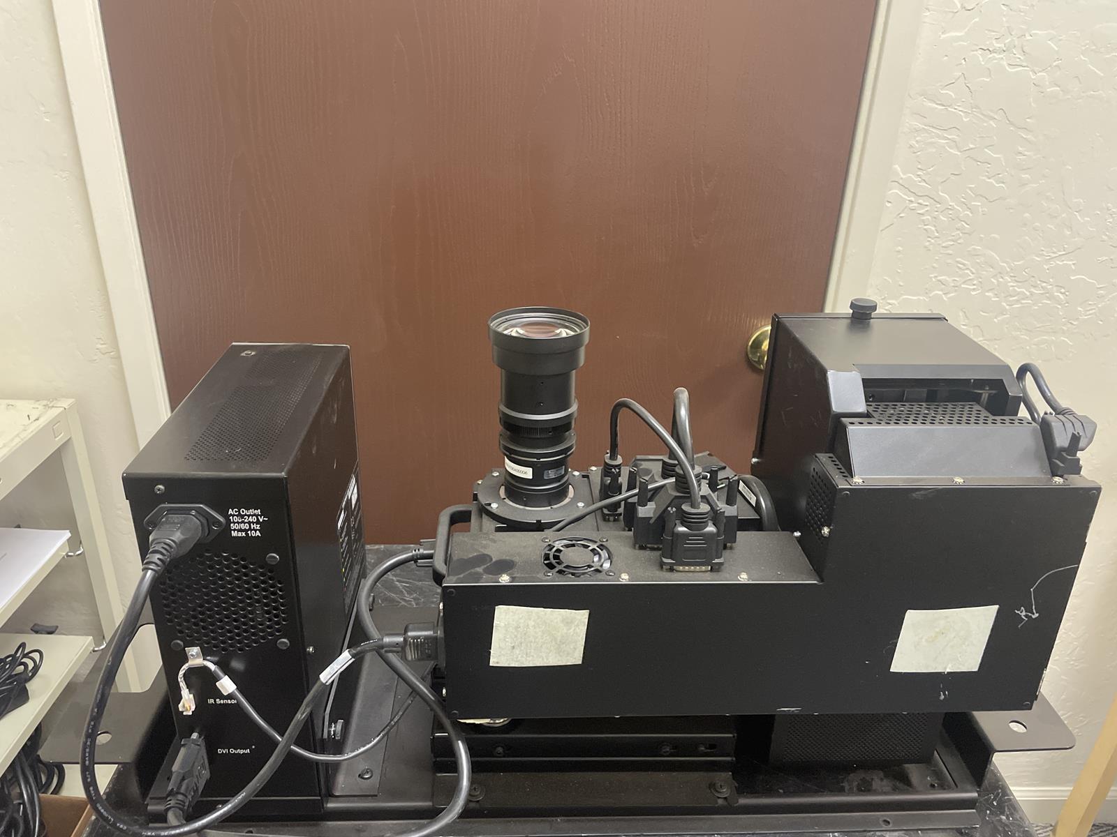 CHRISTIE DIGITAL SYSTEMS 102-016-101-01 PROJECTION SYSTEM