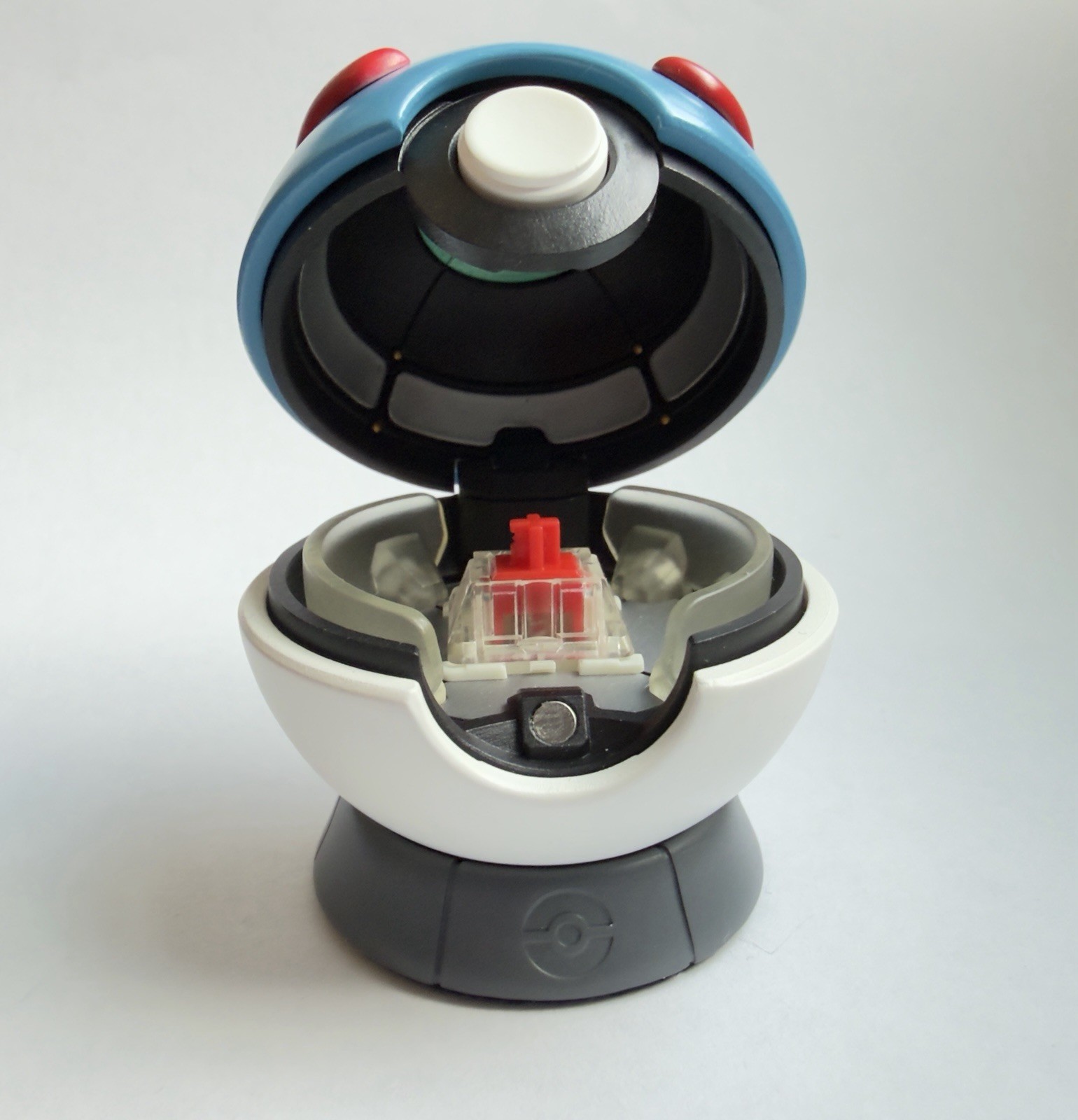 S-Craft Classic Great Ball Pokémon Keycap Holder - Non Light-up Version