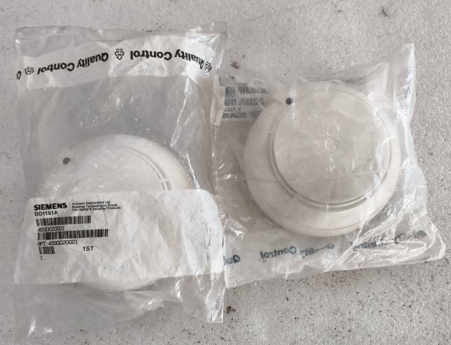 SIEMENS Smoke Detector NEW DO1101A