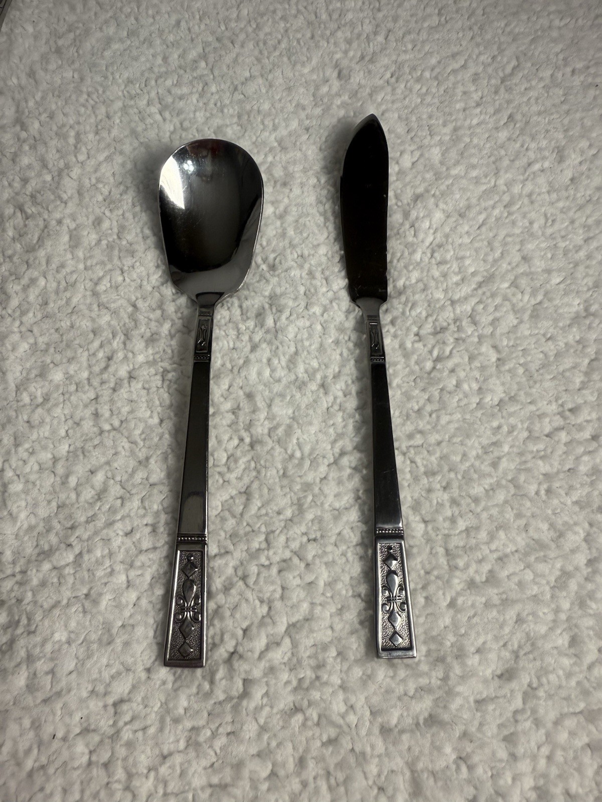 Interpur Cortina Stainless Steel MCM Flatware Japan 40 Pieces Fleur de Lis