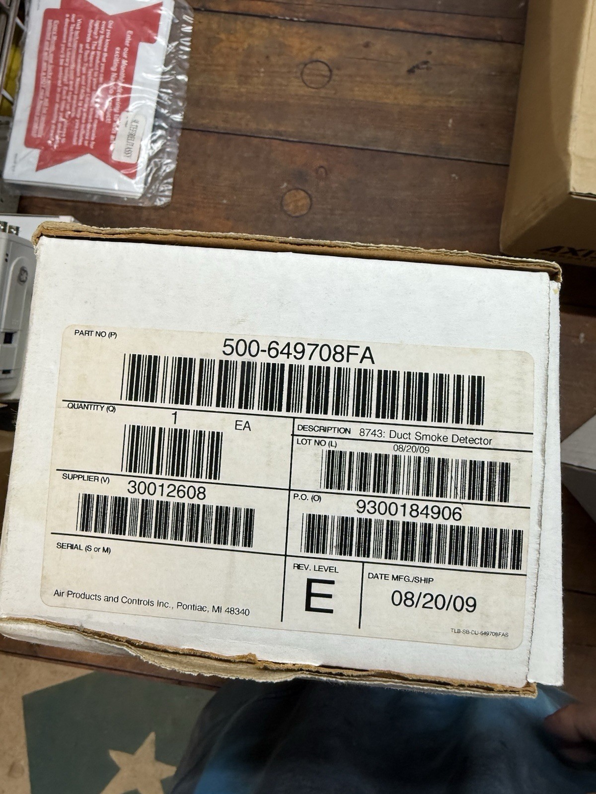 NIB. SIEMENS DUCT SMOKE DETECTOR CAT# 500-649708FA