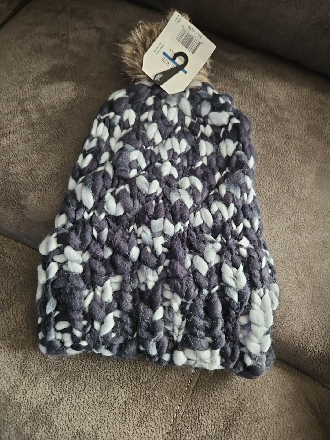 BELK Knit Hat Fur Pom Pom, Bobble Hat ONE SIZE NWT