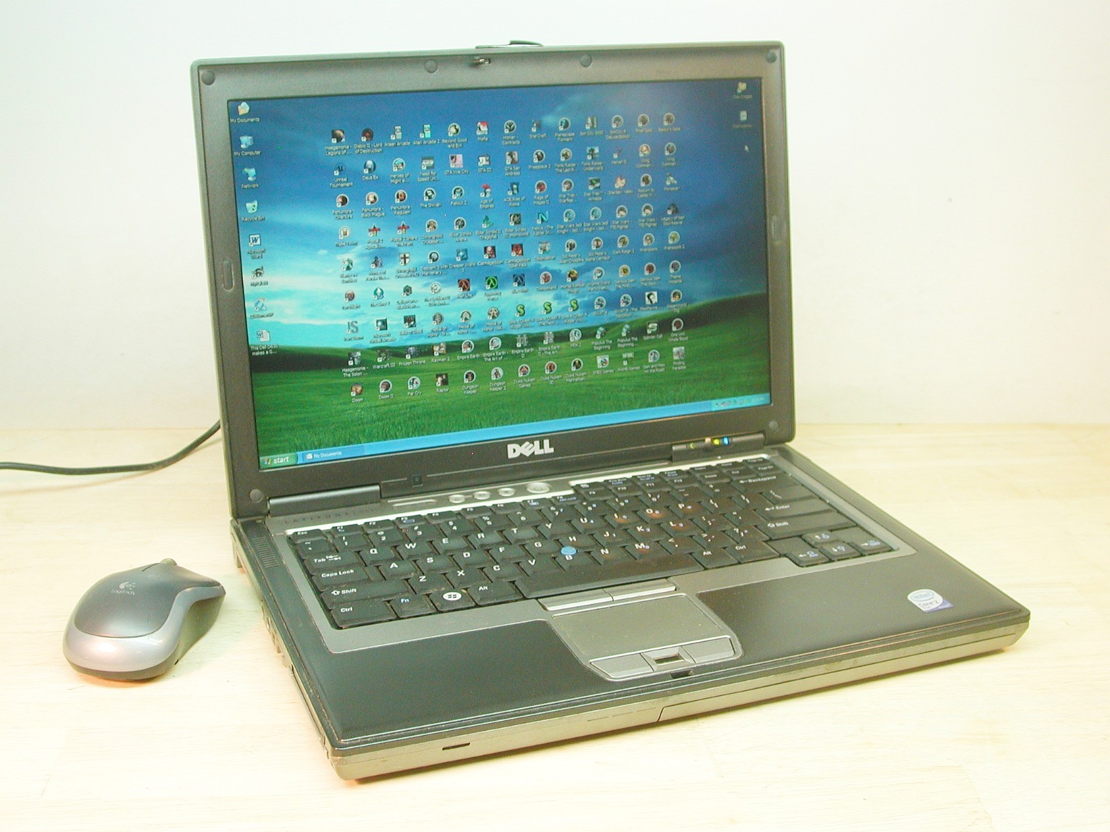 Dell D630 - RETRO GAMING LAPTOP -w/Windows XP, T7800 CPU, 4GB, SSD, NVidia, xtra