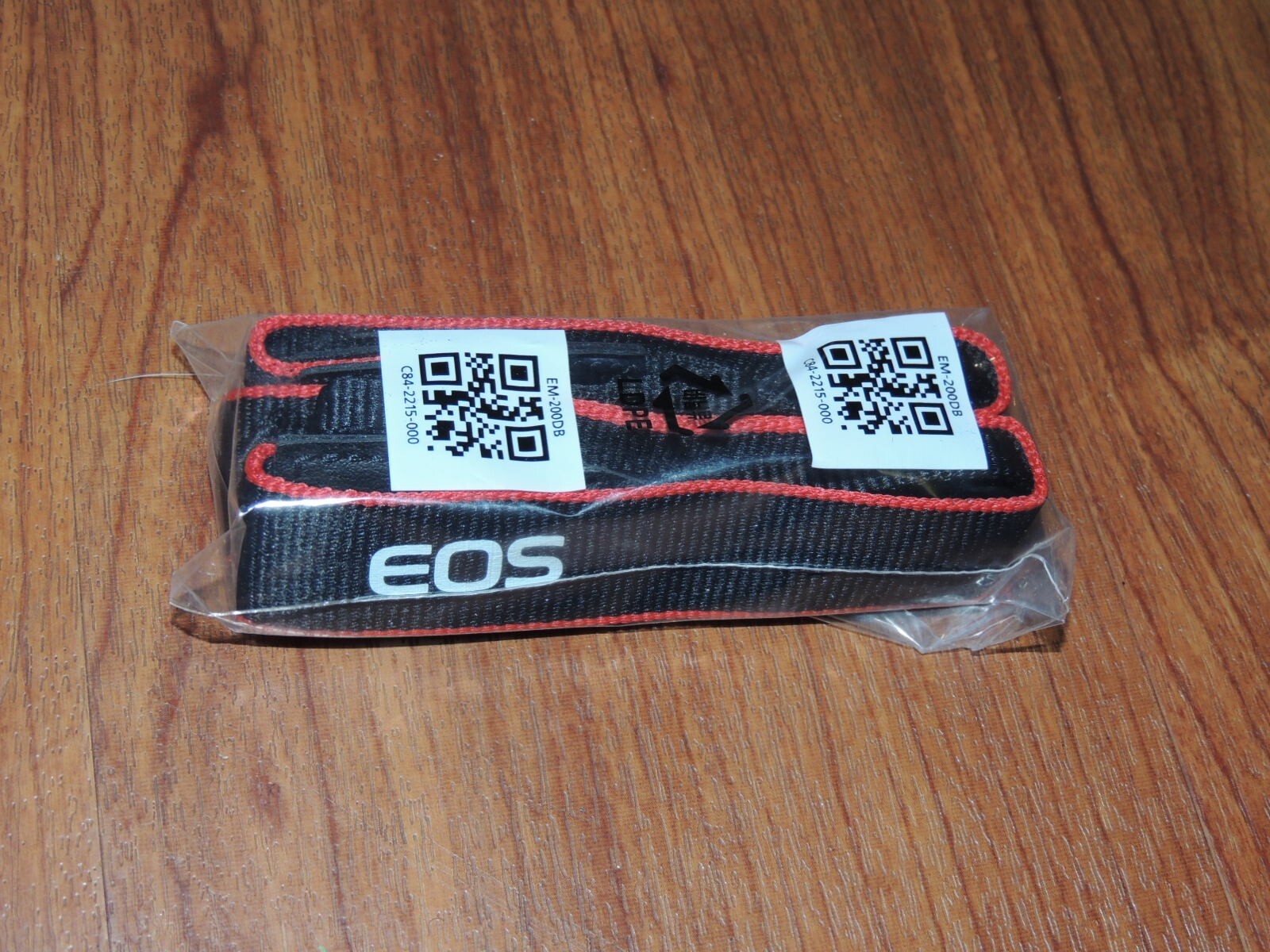 New - Canon Genuine Shoulder Neck Strap for M200 R50 R100 EM-200DB C84-2215-000