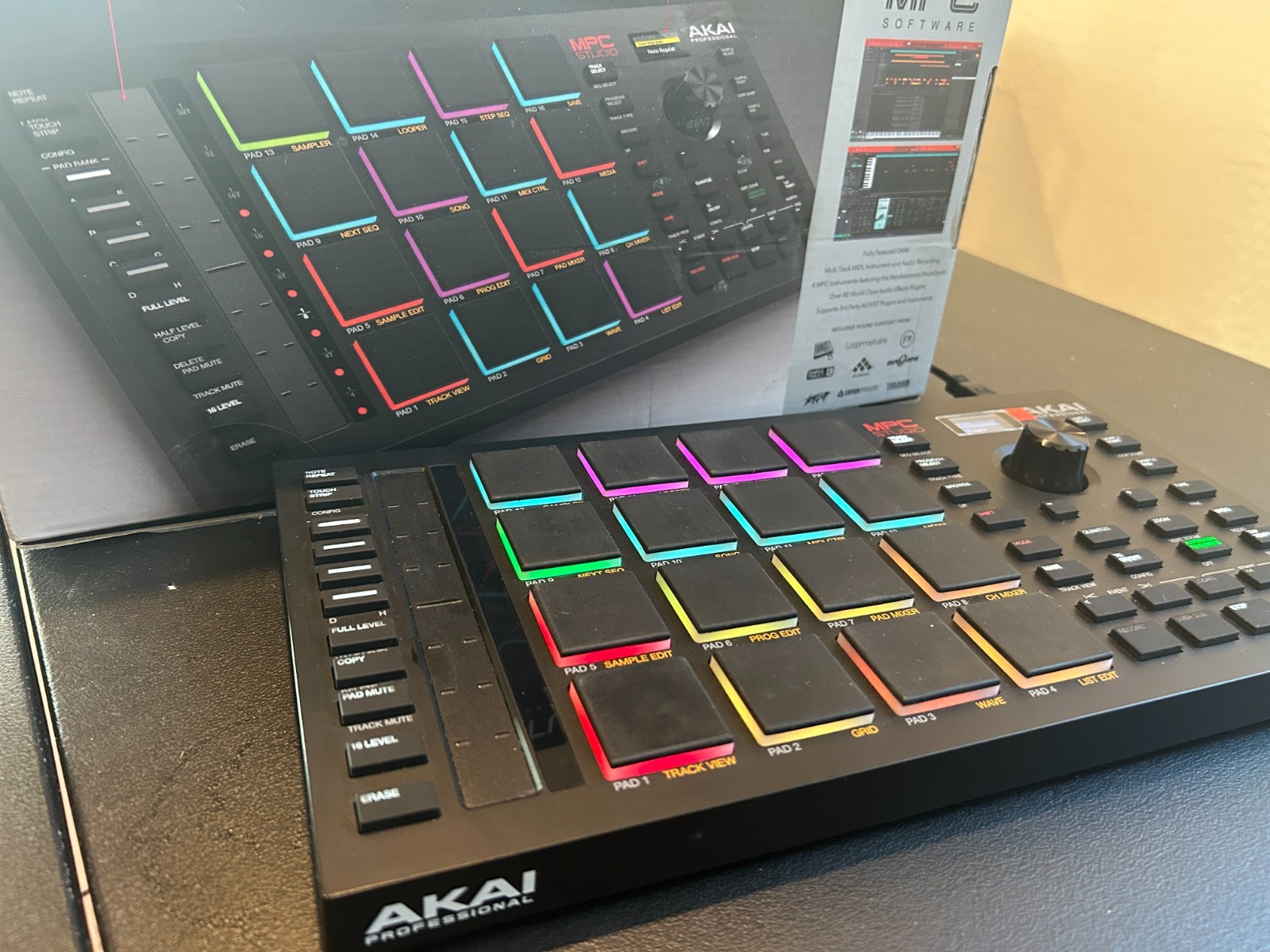 Akai Professional MPC Studio Controller + MPC Software – Great Condition, Light