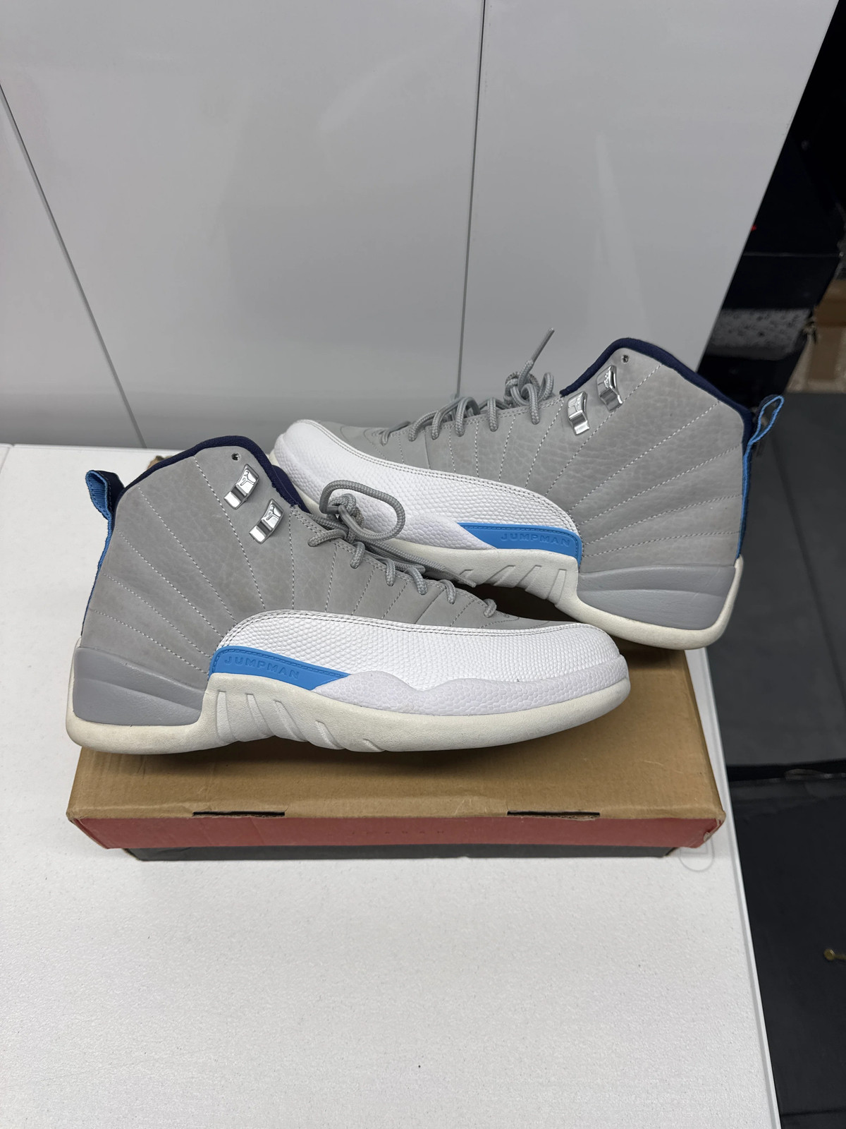 Jordan 12 Universit Blue (9)