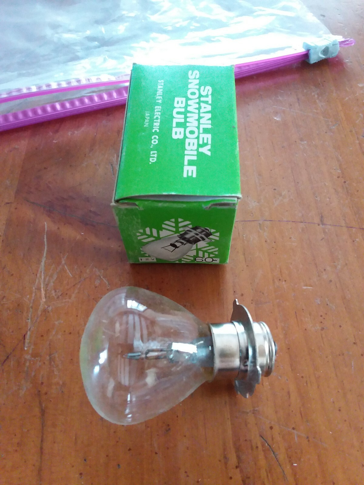 SNOWMOBILE oem STANLEY LIGHT BULB 12V 60W FITS MANY NH9