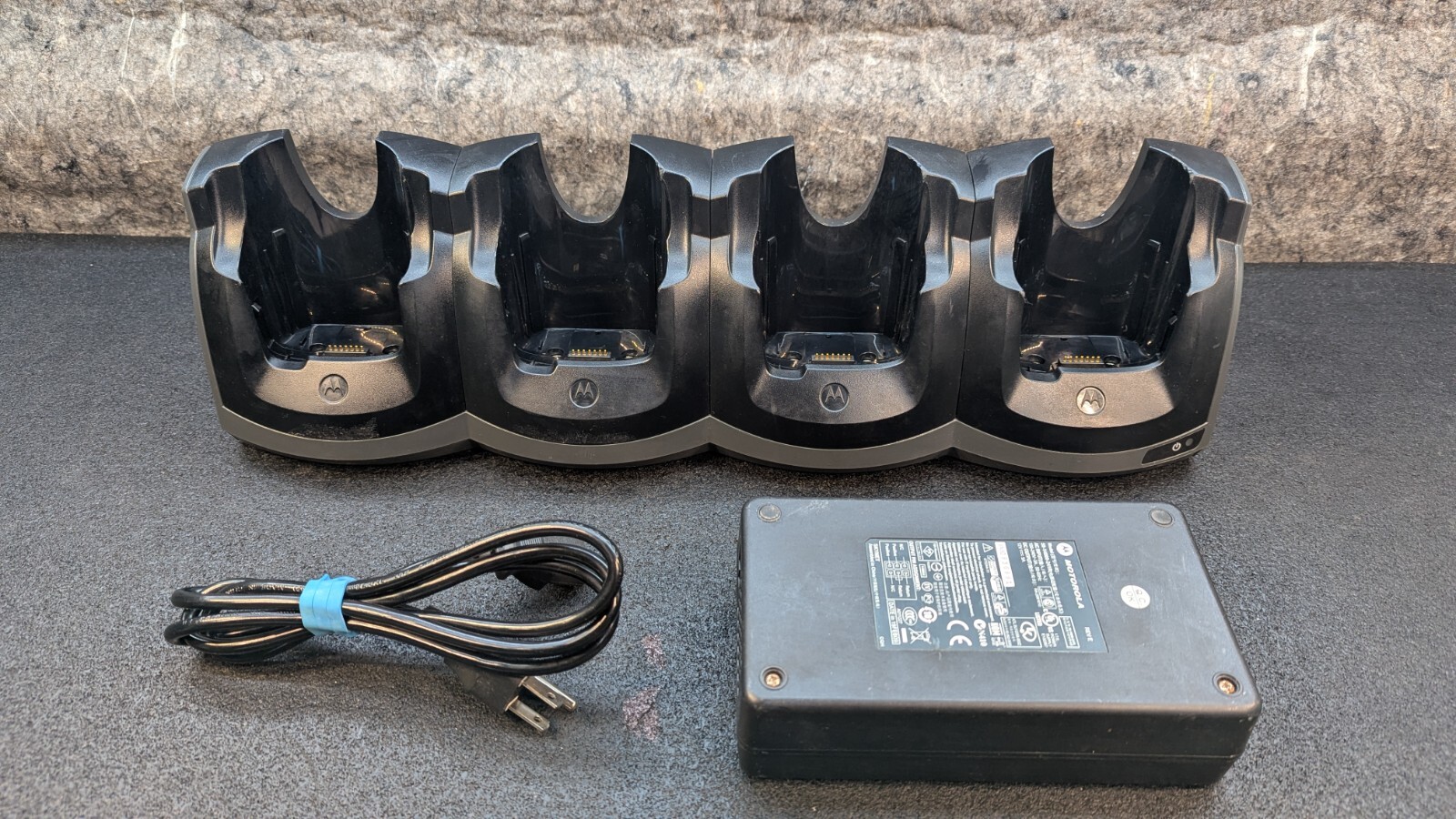 Motorola CRD5501-4000CR Charging Cradle 4-Slot for MC55 MC65 W/ PWR Adapter