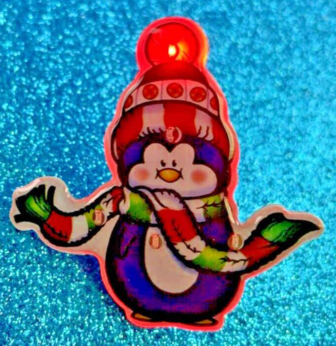 Winter Penguin Blinking Pin Winter Christmas Holiday Pin On Off Button NEW