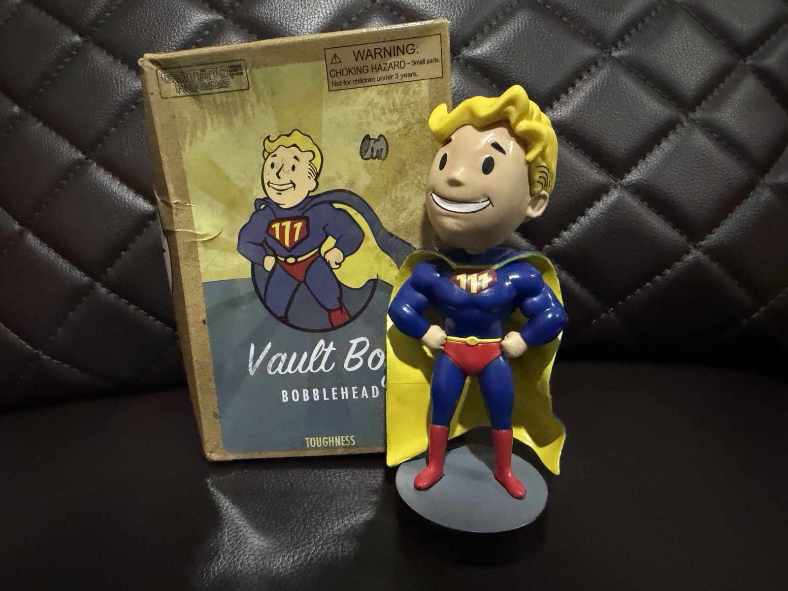 Fallout 4 Bobblehead Vault Boy Super Hero Statue 1:12