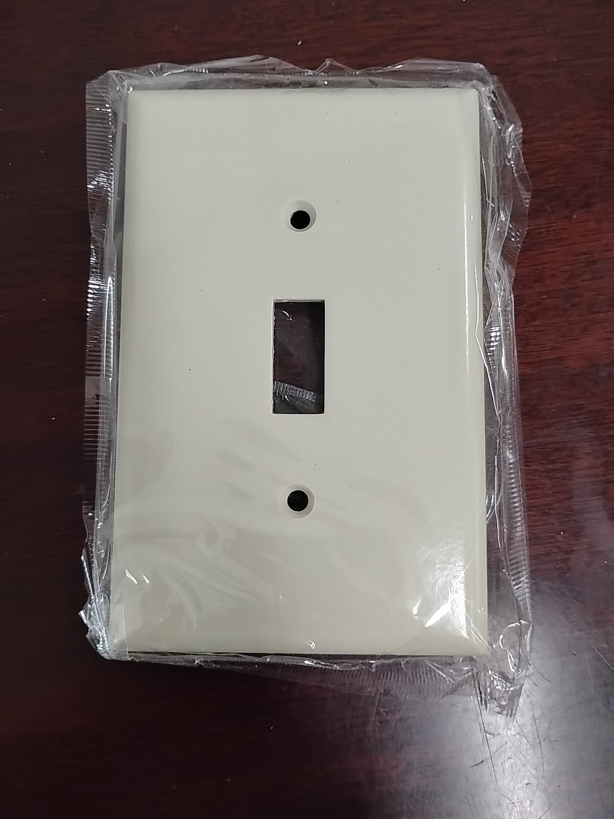 20 Eagle Ivory Mid-Size Flush 1Gang Toggle Switch Wallplates 2034V. New