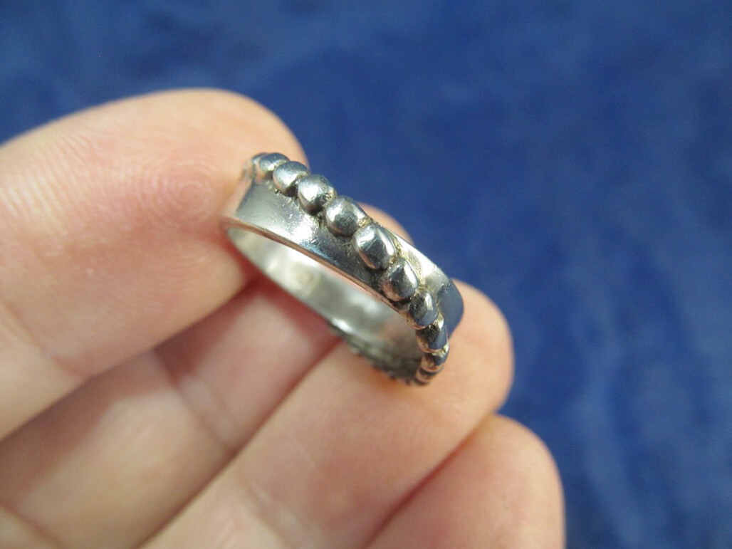 Modern Sterling Silver Crossover Beaded Band Ring Size 7.5