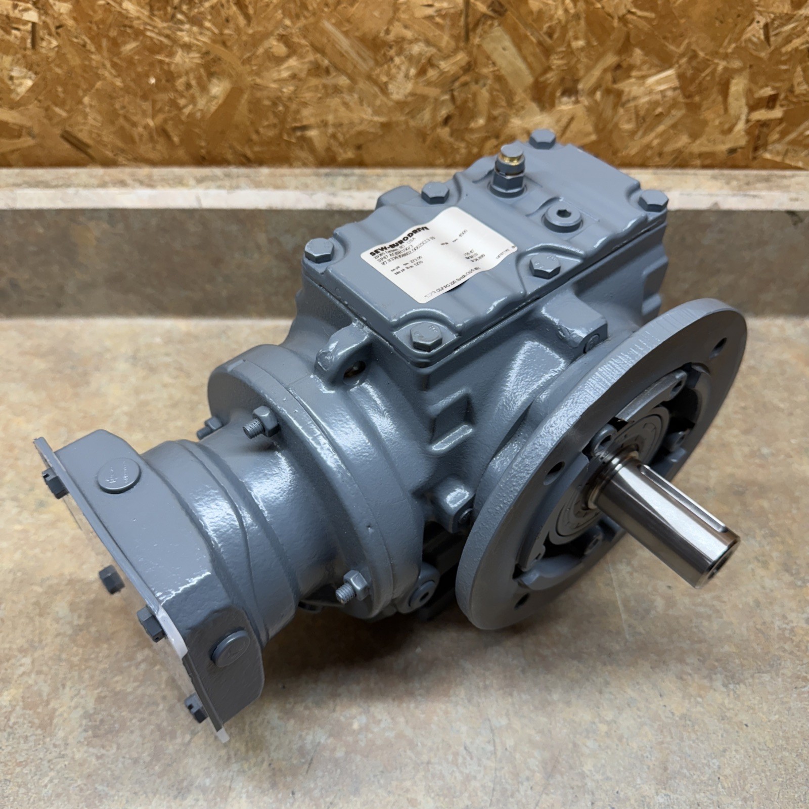 SEW-EURODRIVE SF47 AQSH100/3 gear Drive Speed Reducer, 87.8334358802.0002X23.10