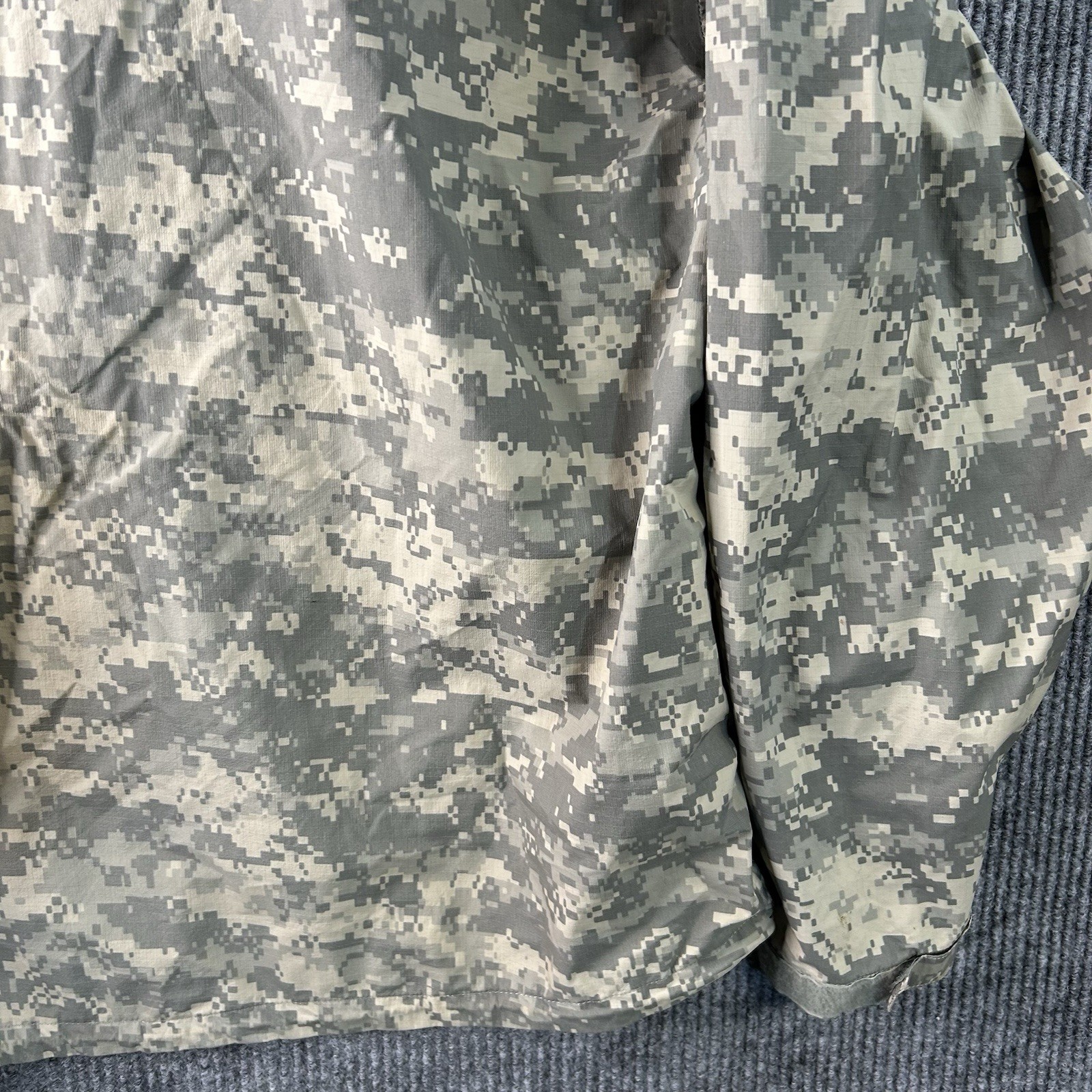 Military Jacket Medium Extreme Cold Wet Weather Gen III Layer 6 Universal Camo