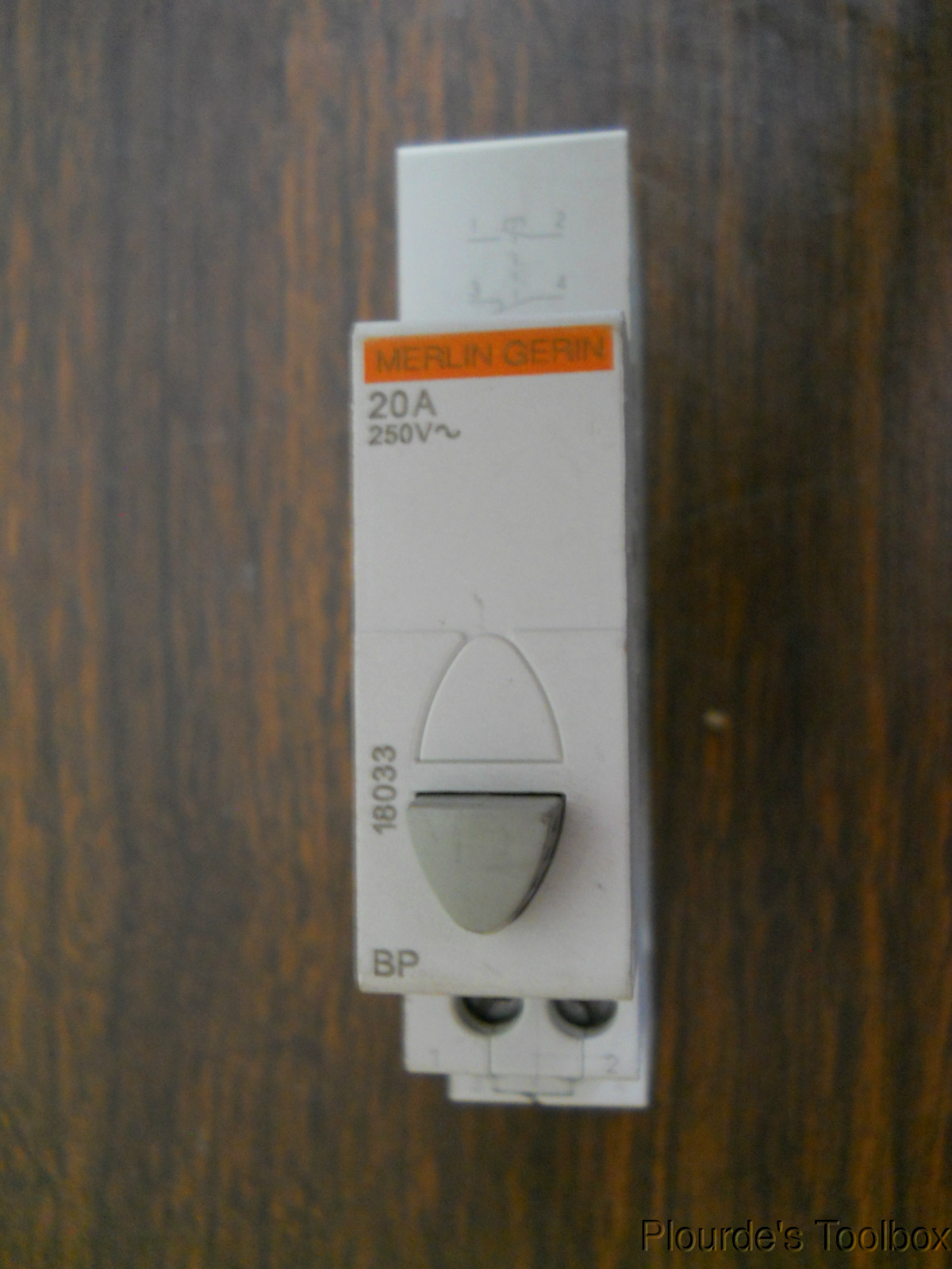 Schneider Merlin Gerin Multi-9 Single BP Pushbutton Switch, 20A 250V, #18033