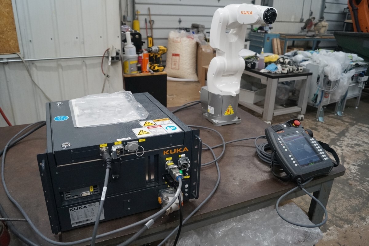 2021 Kuka KR 3 R540 Robot System w/ KRC4 Compact Unused w/ Warranty!