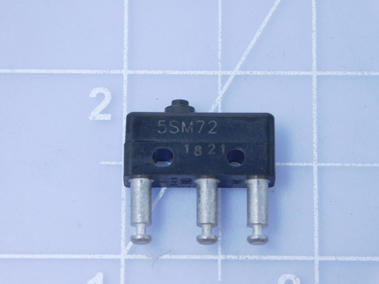 LOT OF 30 MICRO SWITCH 5SM72 1821 BASIC / SNAP ACTION SWITCHES T143994