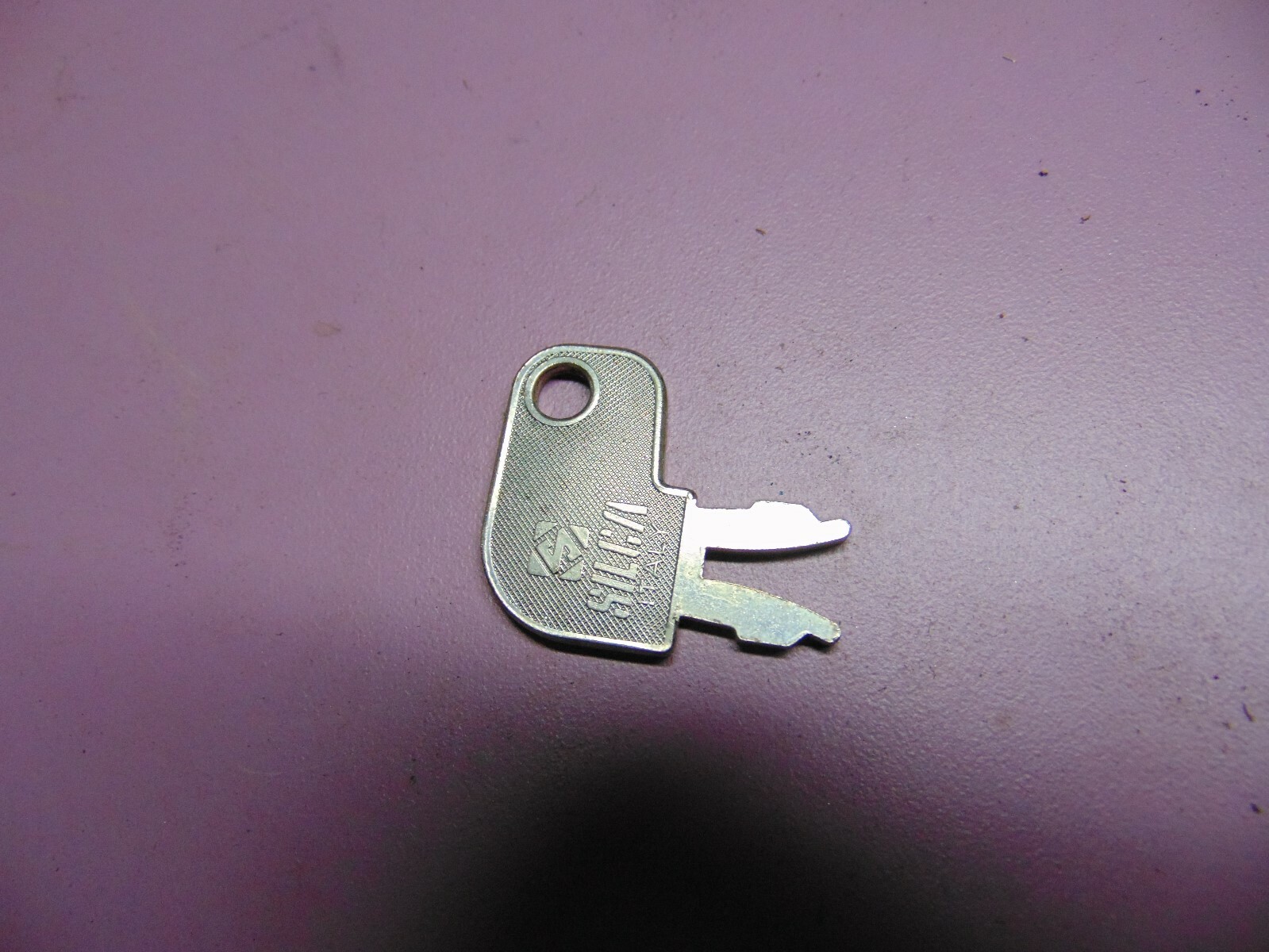 1 KEYS RC251 CNAZ PRECUT KEY LOCKSMITH