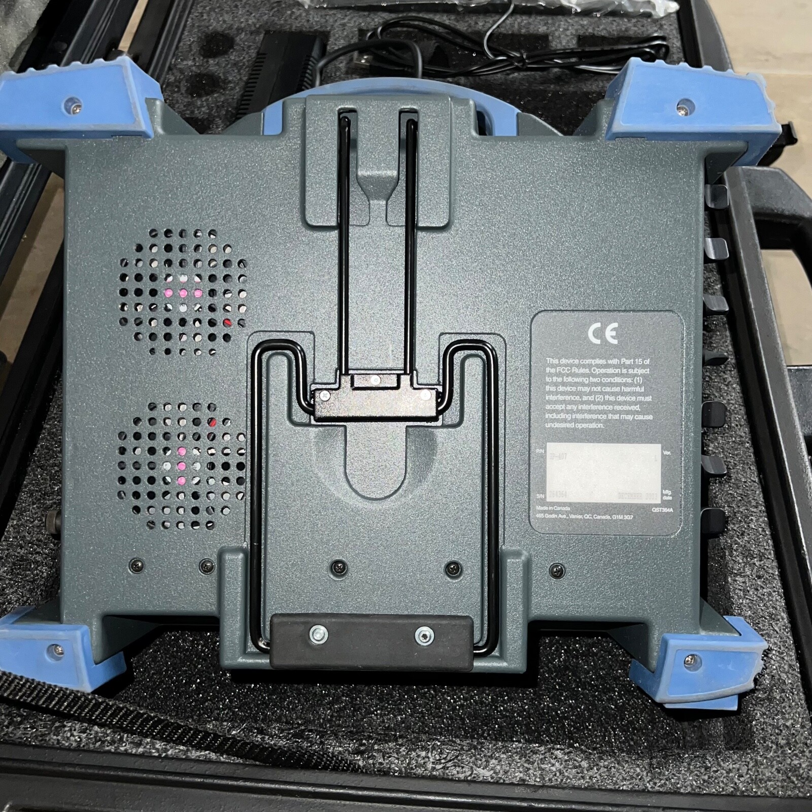 Exfo FTB-400 Universal Test System w/ FTB-5240 Optical Spectrum Analyzer Module