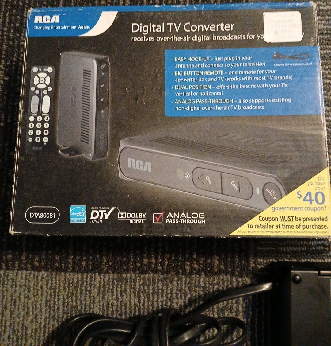RCA DTA800B1 Digital TV Converter Box w/ Remote & Box Good pre-owned Condition