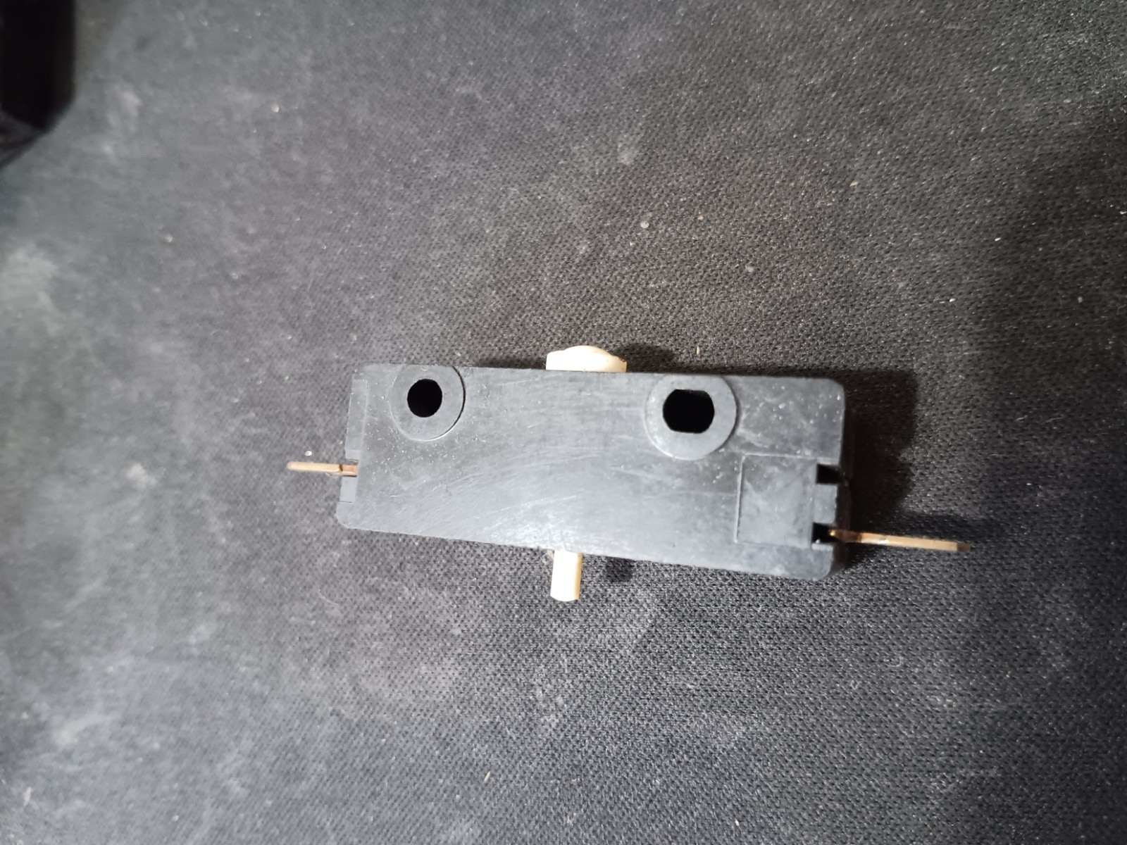 CHERRY MICROSWITCH E13 PIN PLUNGER E13 Lot of 4