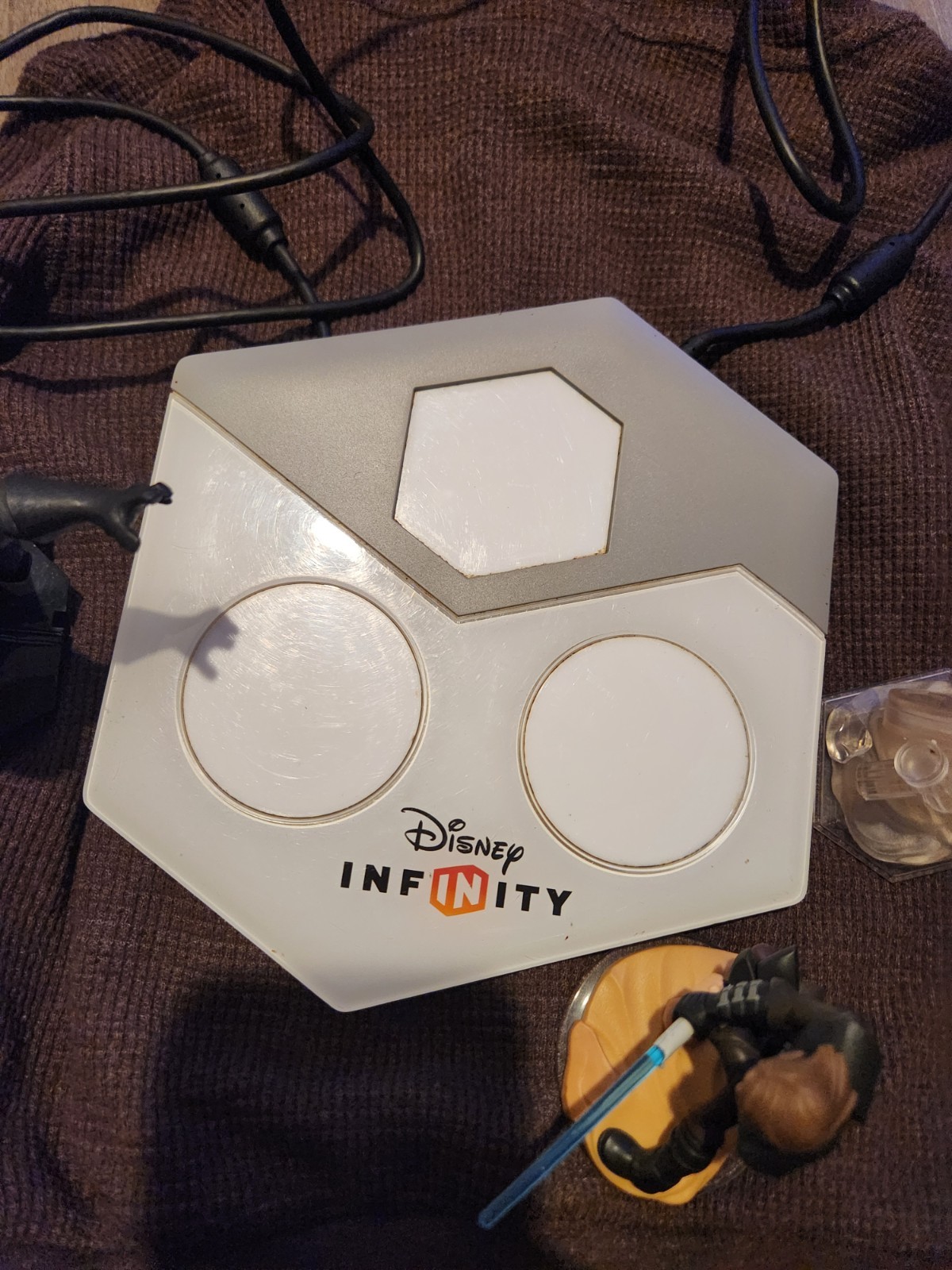 Disney Infinity Portal Pad USB, Stars Wars Game Pieces(3). GAME MISSING