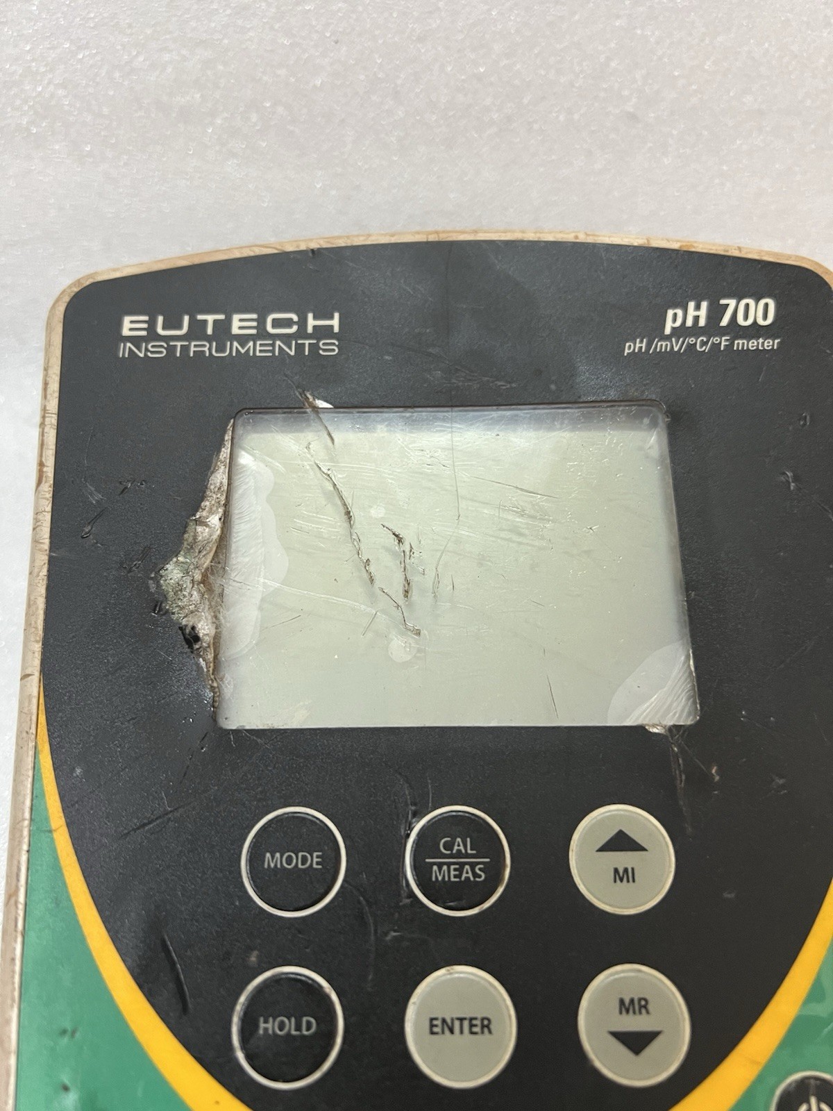 EUTECH INSTRUMENTS PH700 PH/NV/C/F METER (BROKEN)
