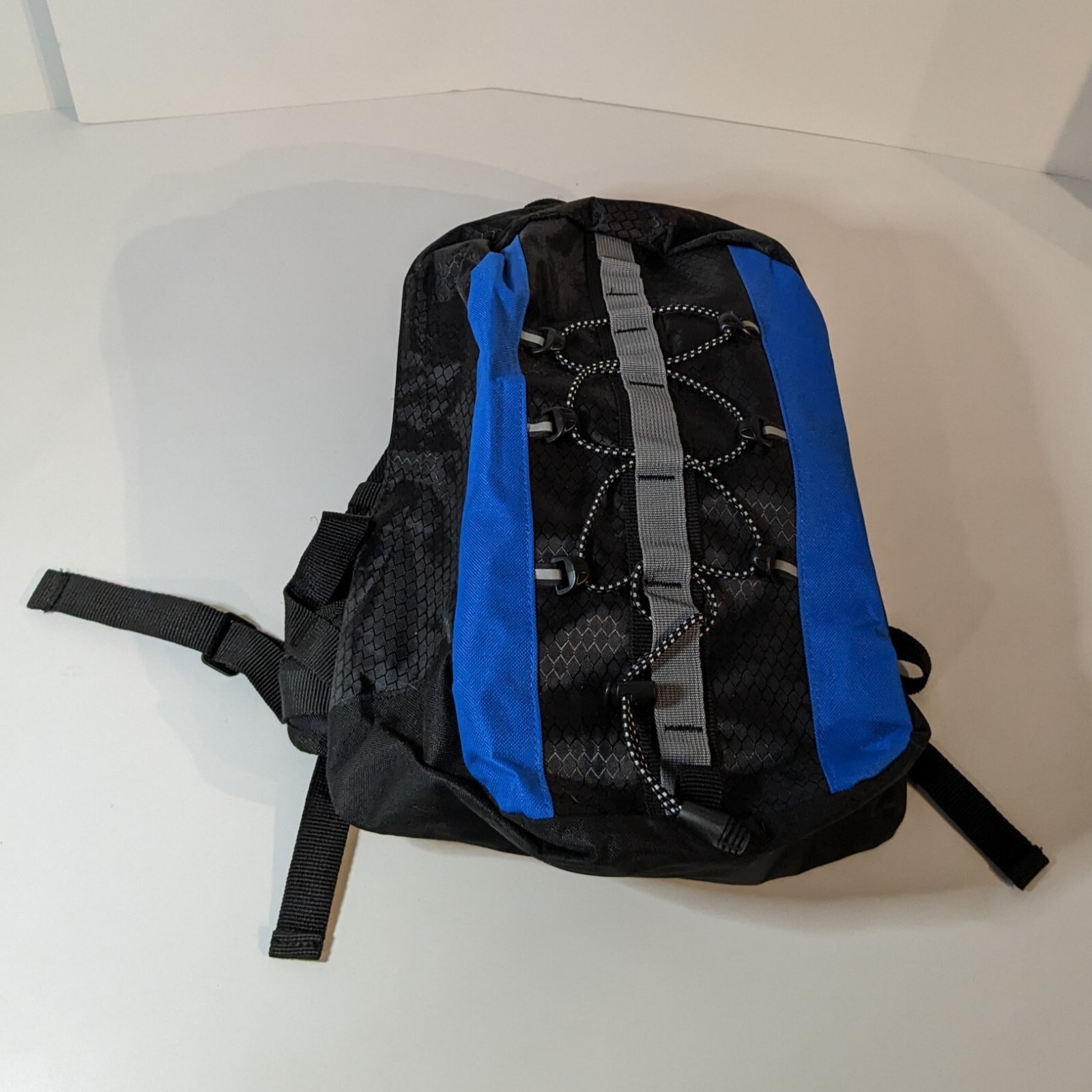 Element Gear 2 Liter Hydration Pack Camping Backpack, World Famous Sports, Black