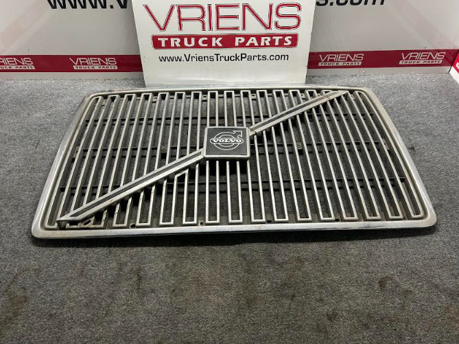 VOLVO 20457164 GRILLE