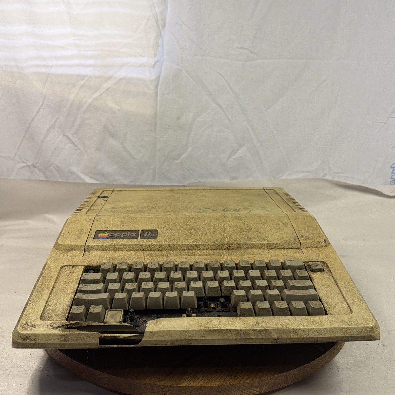 Vintage Apple lle Computer - As It Is