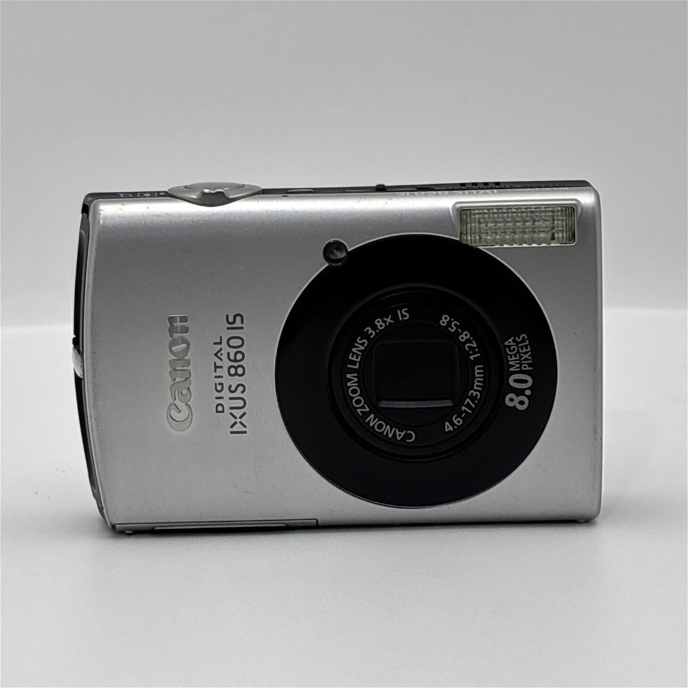 Canon IXUS 860 IS Digital Camera 8.0MP with Accessories Silver&Black Auto Focus