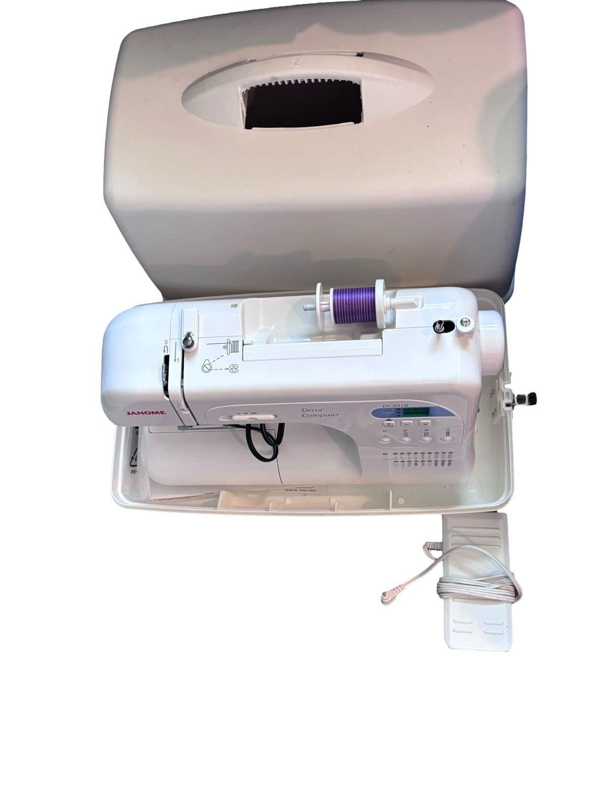 Janome DC3018 Decor Computer sewing machine with case Pedal READ DESCRIPTION