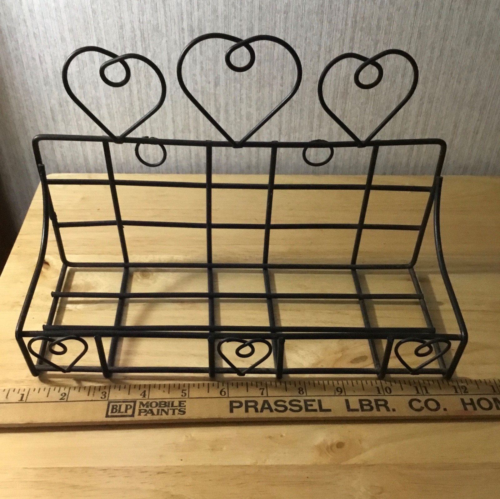 Hanging wire heart shelf 11” x
