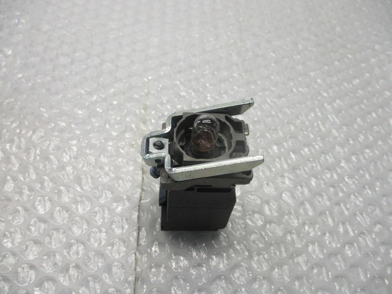 TELEMECANIQUE ZB-W03 BASE SELECTOR SWITCH NSNP