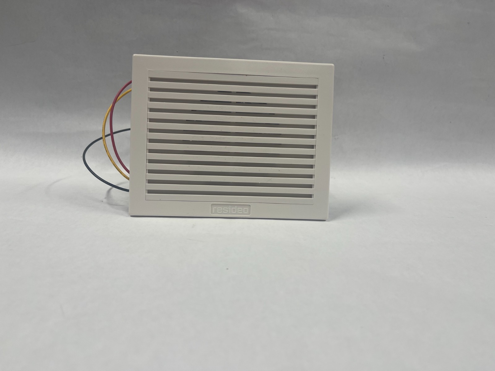 Resideo- 747F Self-Contained Flush Mount Indoor Dual-Tone Siren-95dB - USED