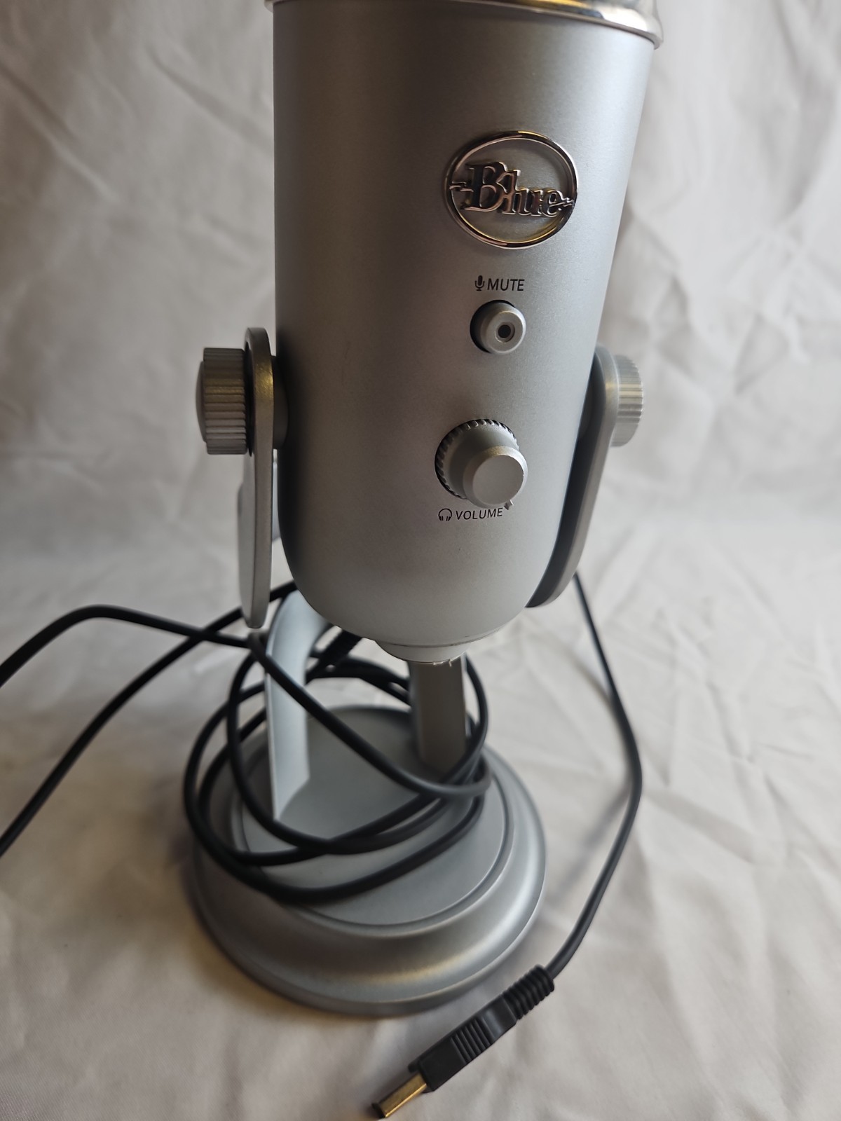 Blue Yeti Professional USB White Recording Microphone with Shock Mount #DRW4