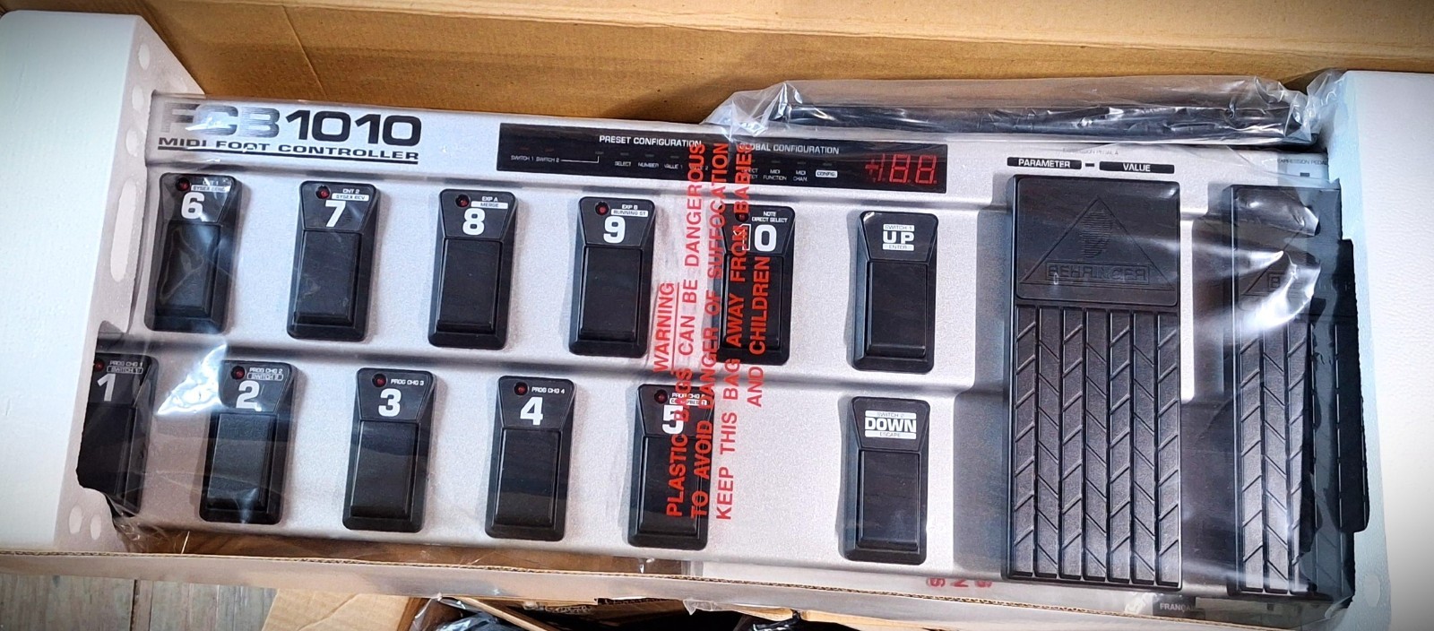Behringer FCB 1010 MIDI Foot Controller with 2 Expression Pedals (NIB) !