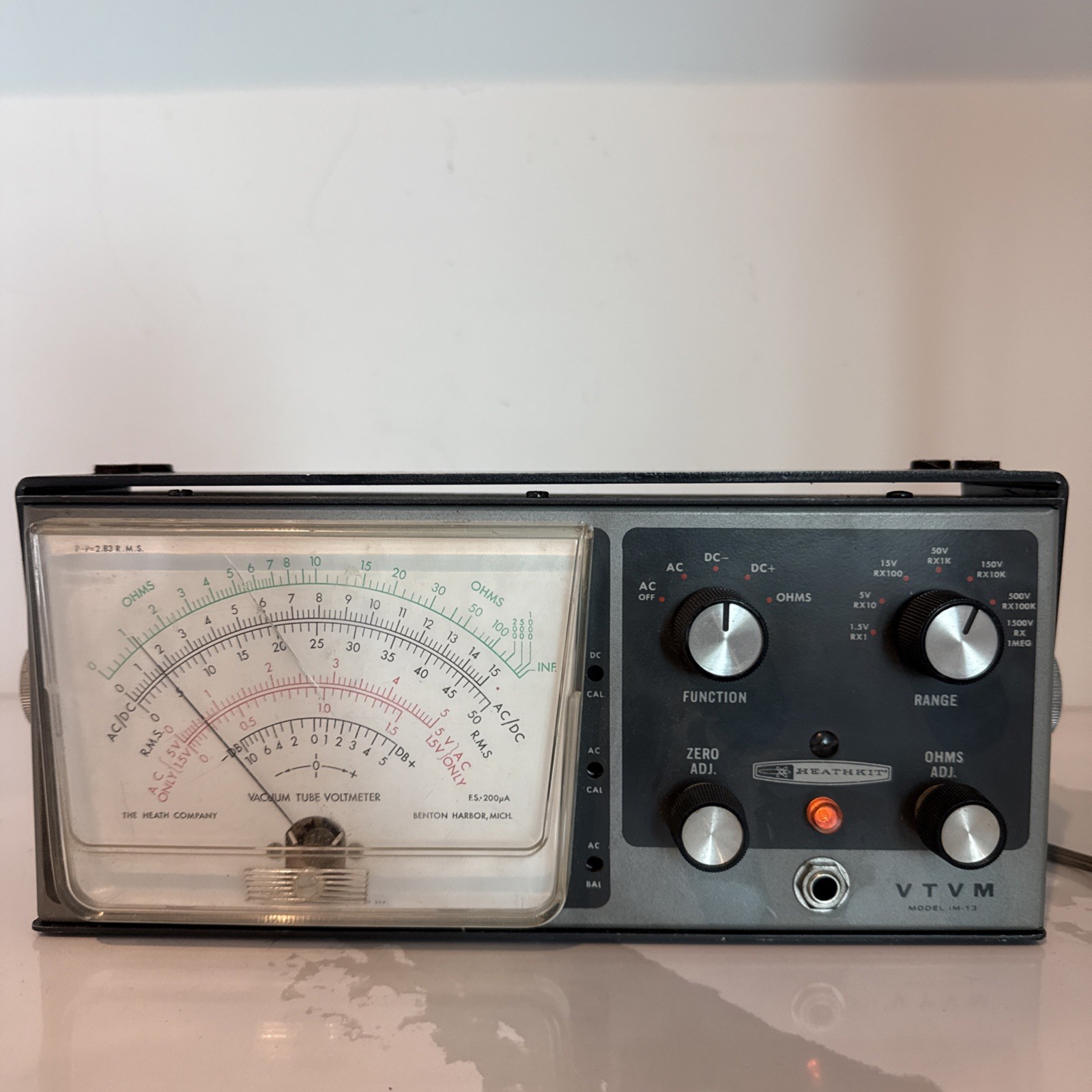 *TESTED Vintage Heathkit IG-102 VTVM Vacuum Tube Voltmeter Analog 0-1500V AC/DC*