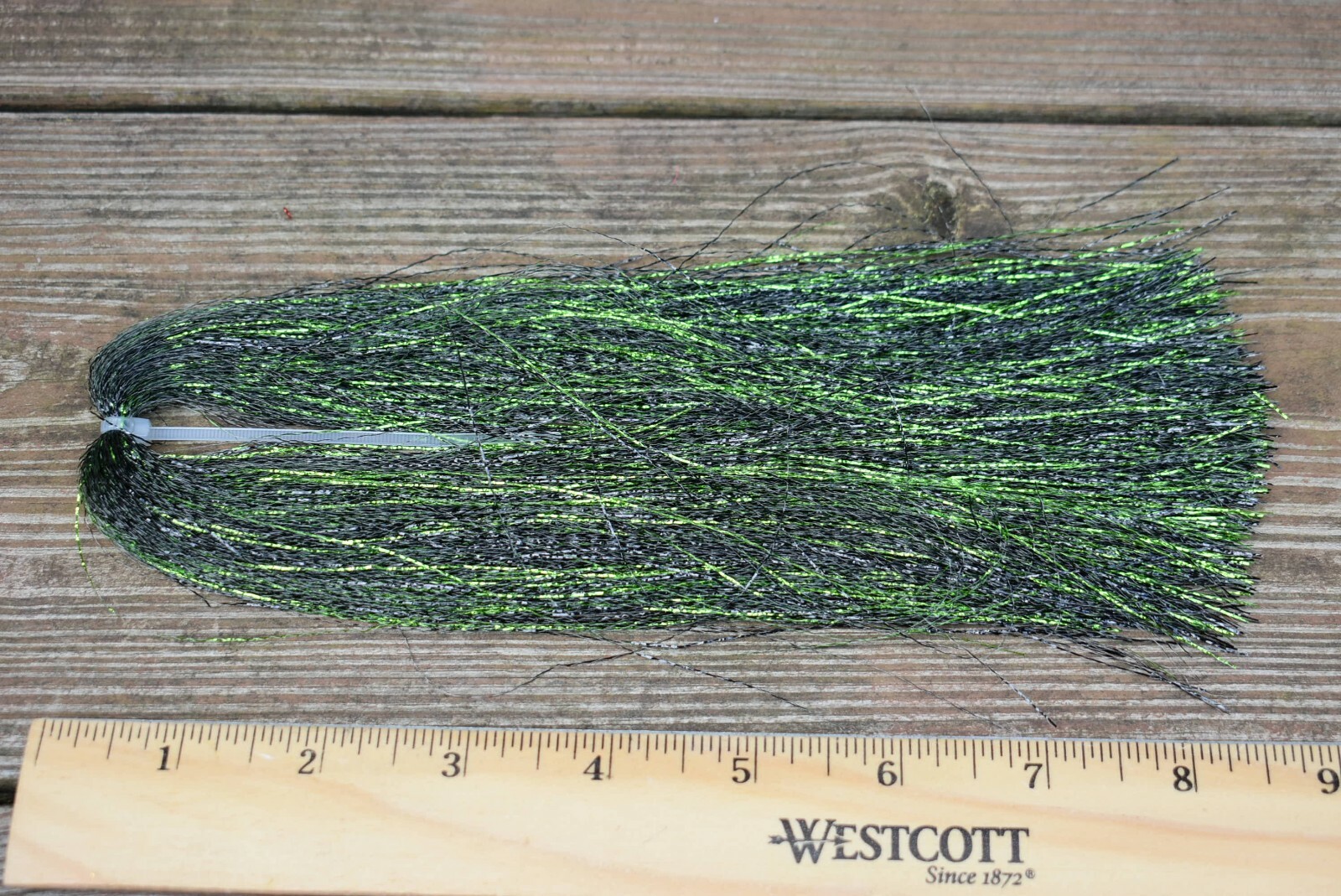 Hank  MINNOW BACK Northern Flash Flashabou 1,600 -- 8" Strands  Tinsel Fly Tying