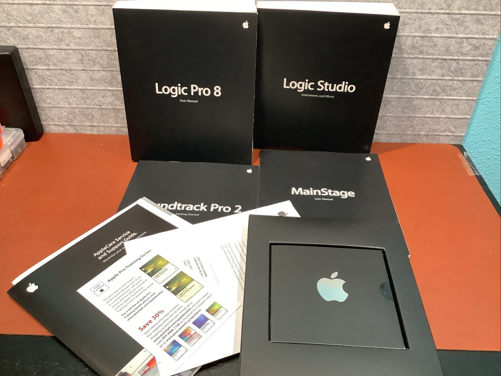 Logic Studio Academic – Complete Physical Package (Logic Pro 8) Collectible!