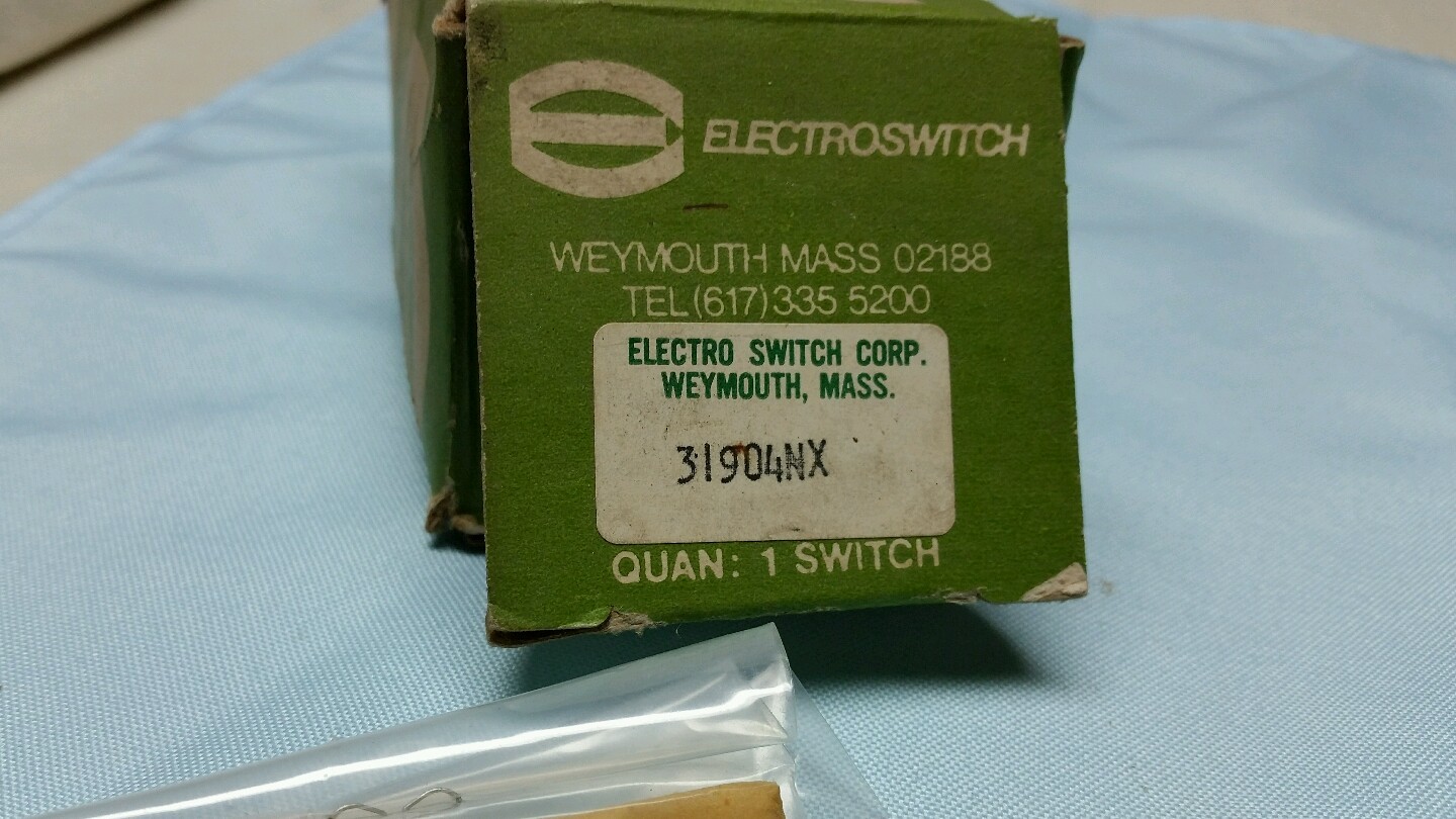 308-0653 ONAN SWITCH ELECTROSWITCH 31904NX NOS