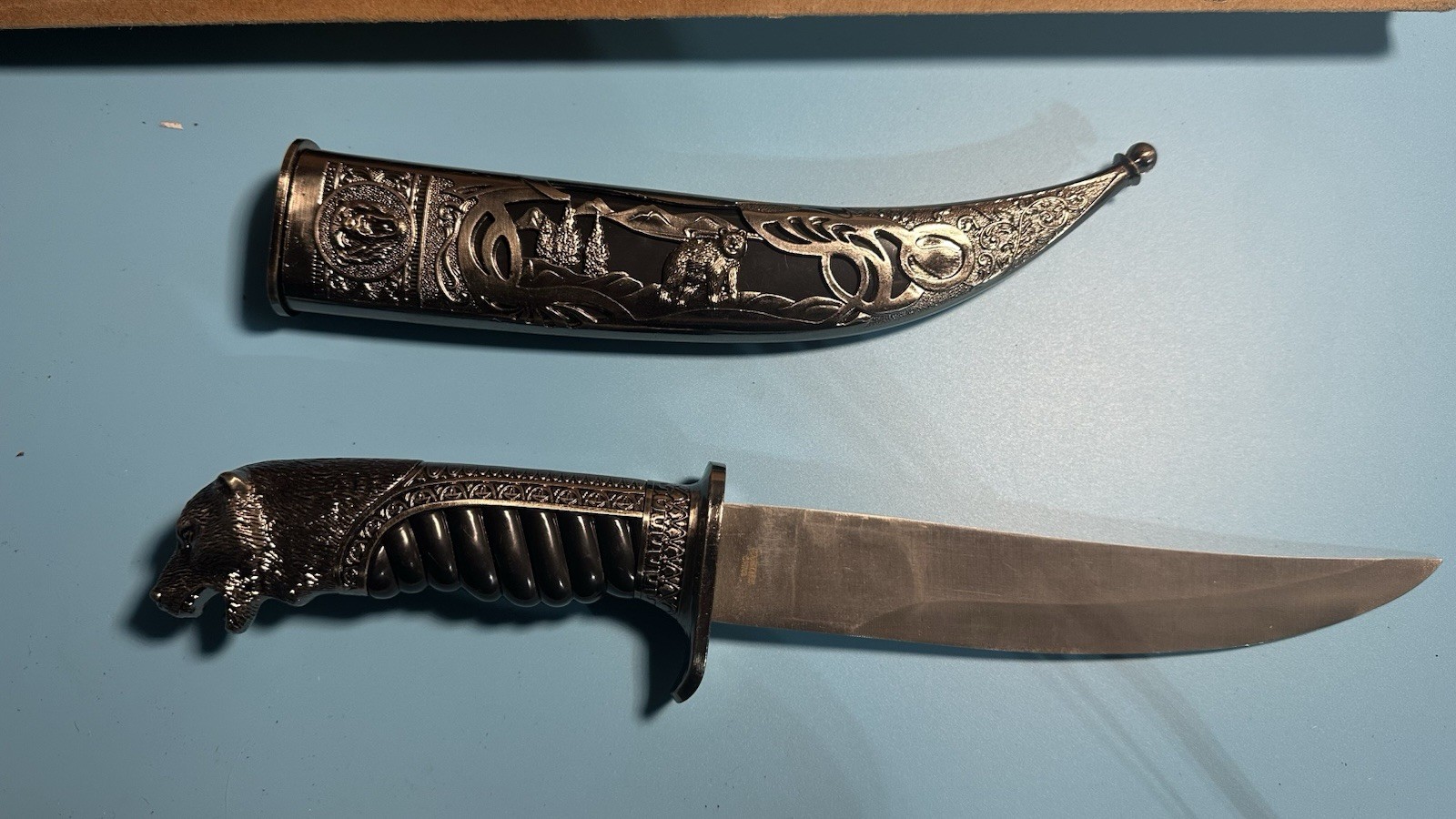 Hunting Knife  with Bear Head