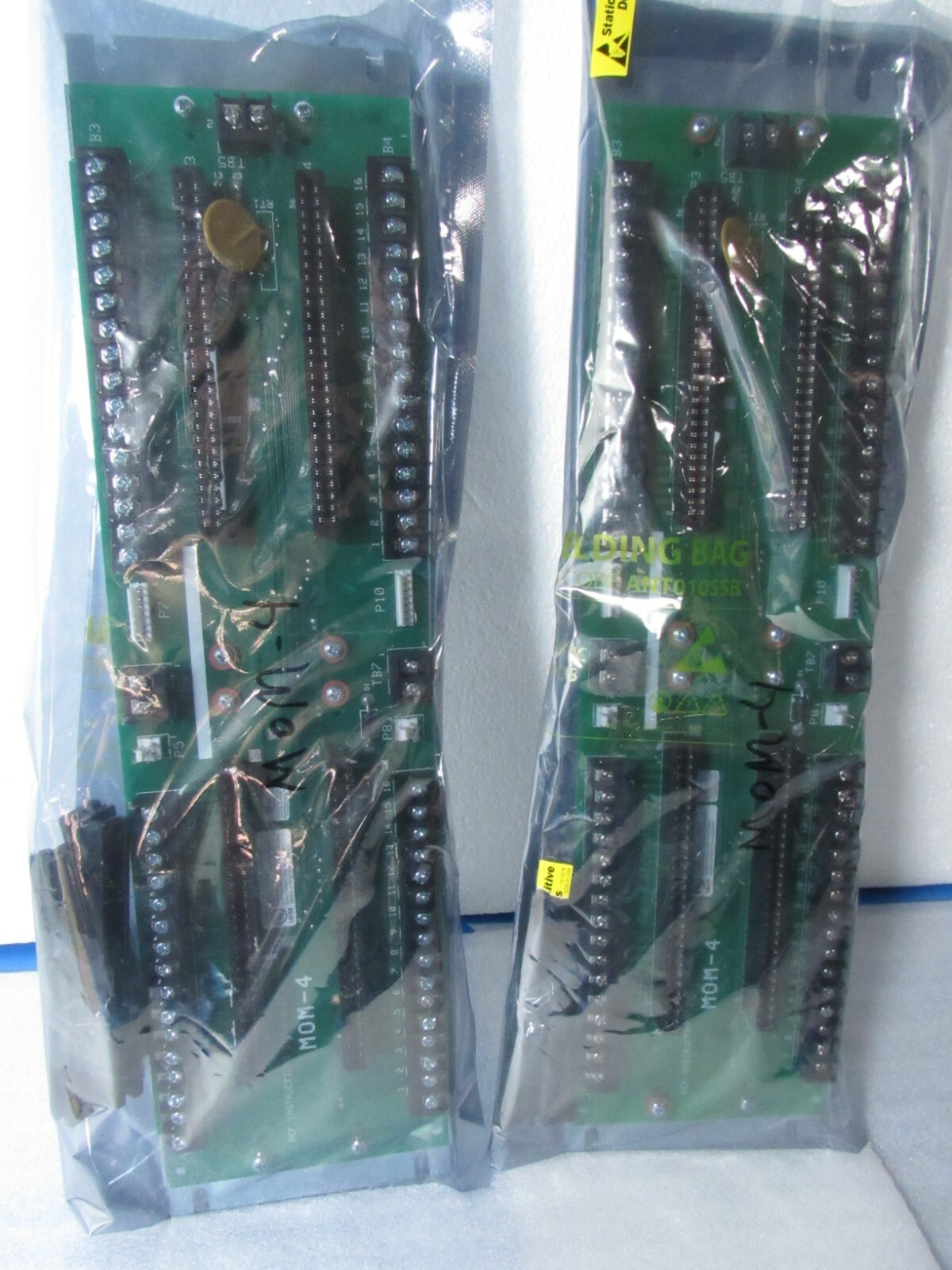 Siemens MOM-4 MXL Option Module Card Cage [CJJH]