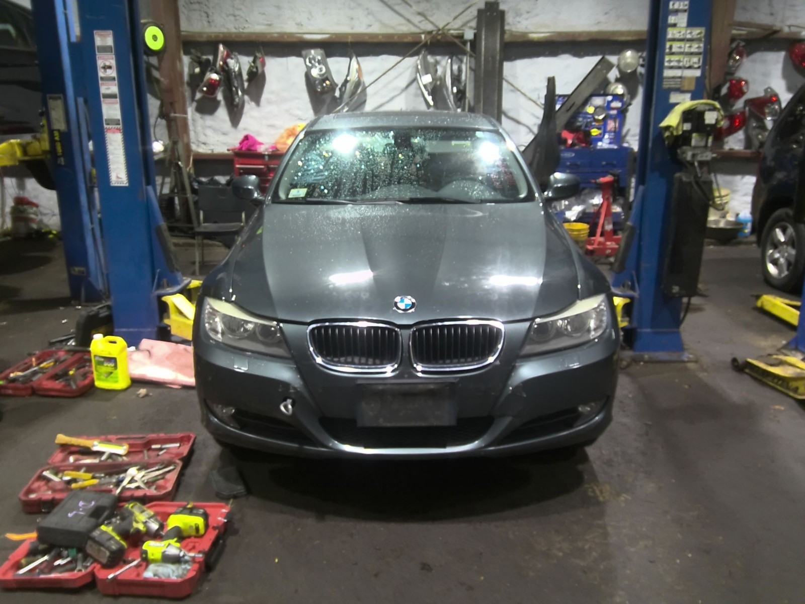 2010 BAVARIAN MOTOR WORKS (BMW) BMW328 Spindle Knuckle Front Right Passenger