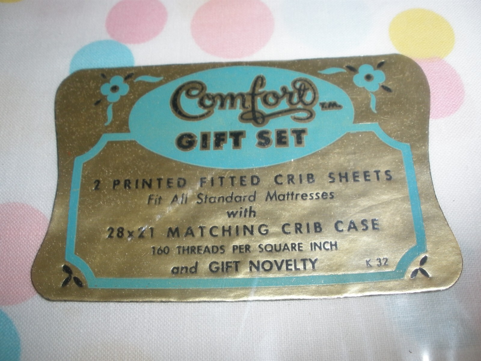 NEW Vintage Comfort Gift Set 2 Fitted Crib Sheets & Rattle Dots