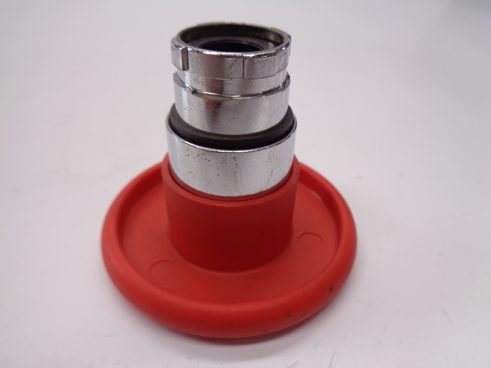 INDUSTRIAL SPARE ZB2BR4 PUSHBUTTON RED NSNP