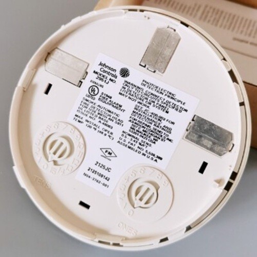 Johnson Controls 2951J Photoelectric Intelligent Smoke Detector USA STOCK