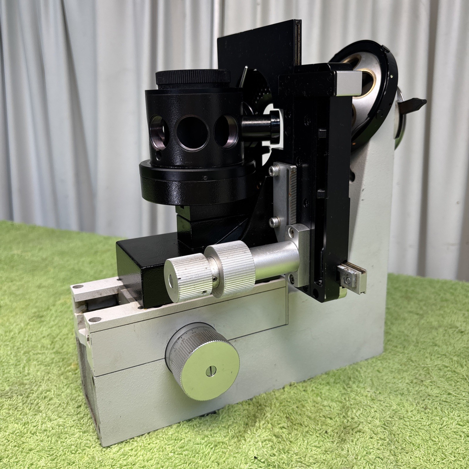 Ernst Leitz Wetzlar Microscope fluorescence? stage rotating mirrored condenser?