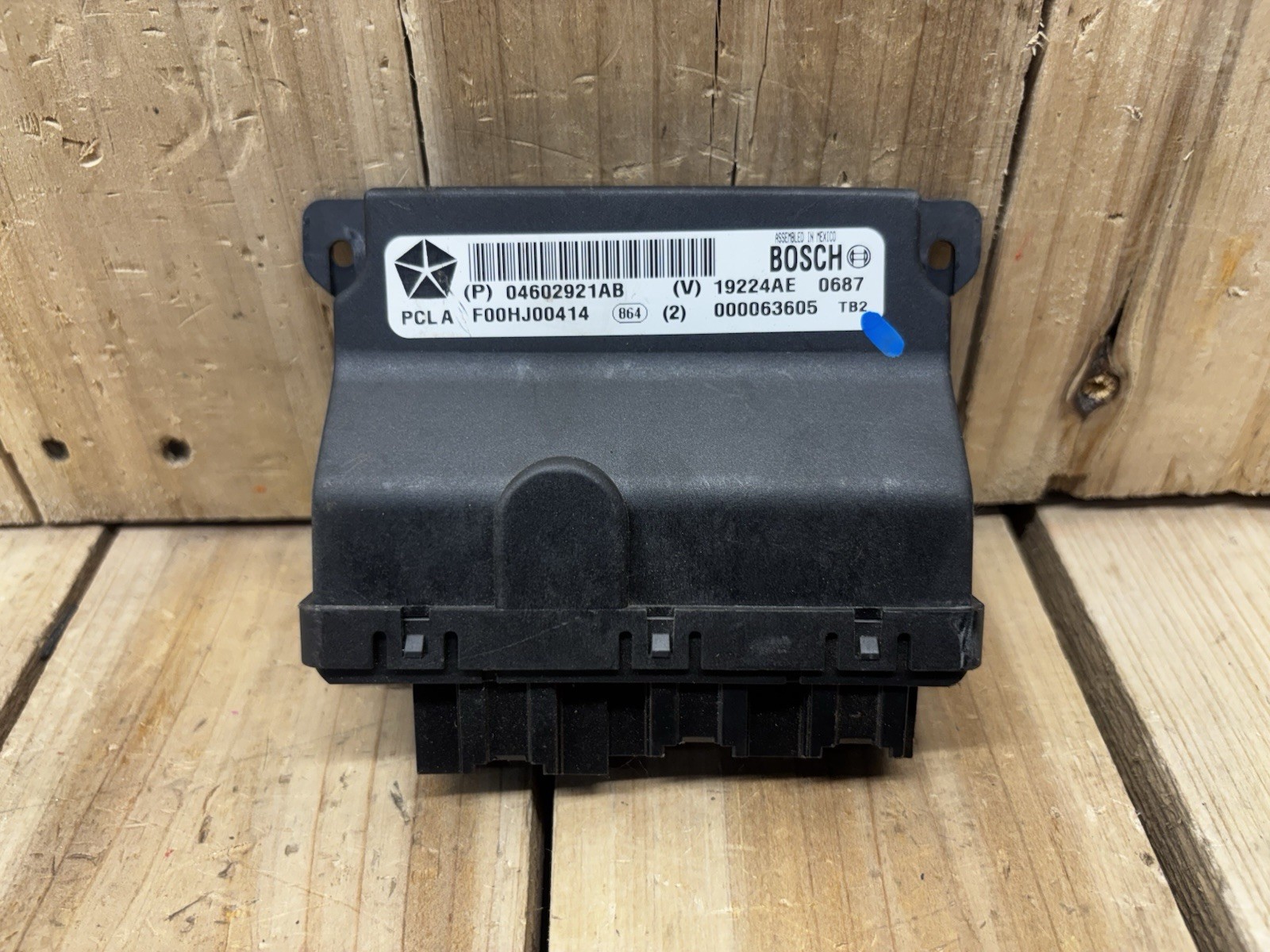 08 09 10 JEEP COMMANDER LEFT DOOR CONTROL MODULE OEM (04602921AB) USED