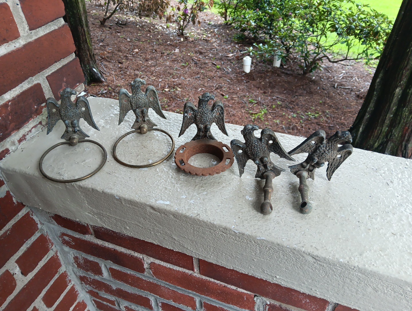 VINTAGE TOOTHBRUSH CUP HOLDER METAL EAGLE WALL MOUNT BATHROOM DECOR TOWEL BAR